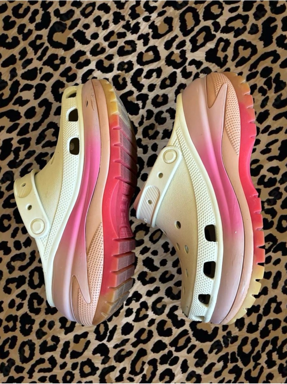 CROCS platform Clog with Pink Ombre Sole - White/Pink - Picture 2 of 7